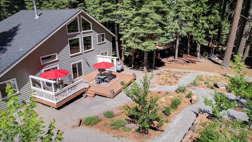 This impeccably maintained Lake Almanor West home has been - photo 42