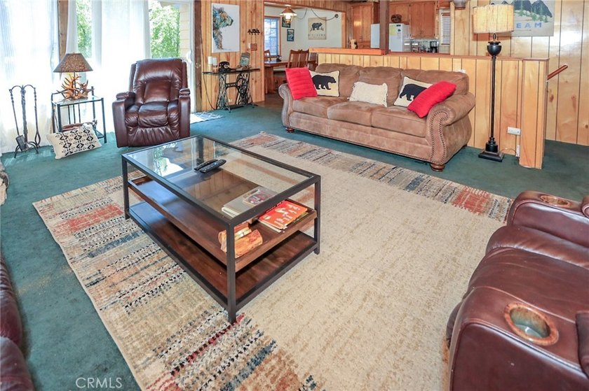 Mountain charm meets modern comfort in this well-maintained - photo 7