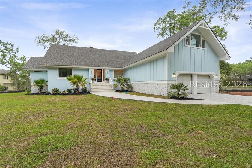 Welcome to 6 Wild Turkey Run, a stunning Lowcountry home - photo 2