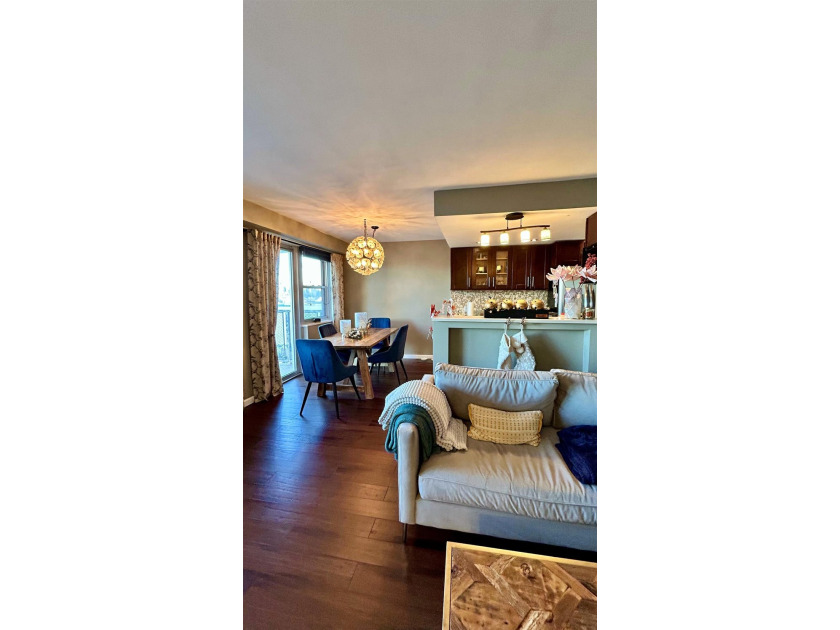 MOST DESIREABLE RENOVATED RIVERFRONT ONE BEDROOM WITH GORGEOUS - photo 5