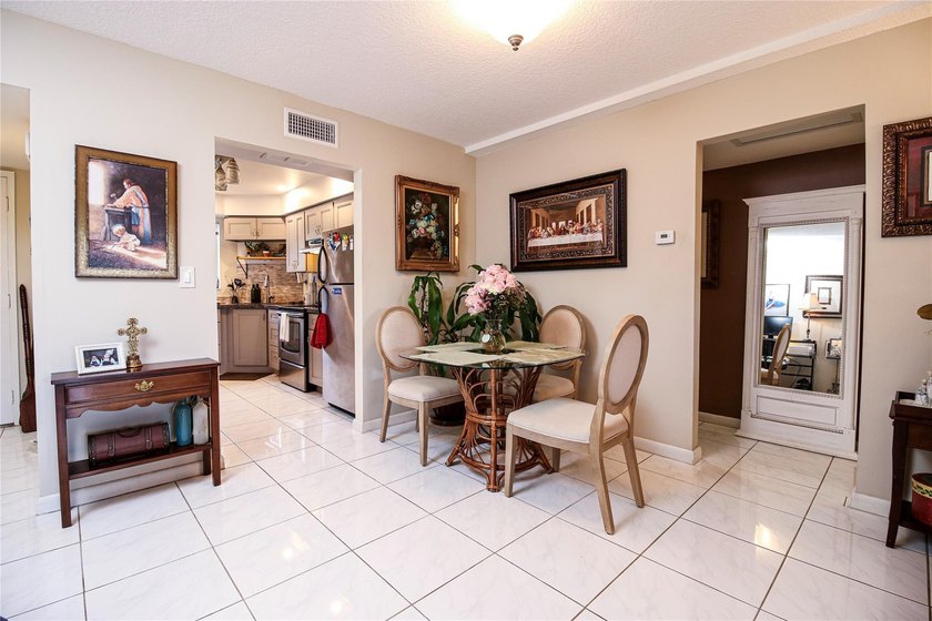 Briarwood Club in the heart of Coral Springs, tucked behind - photo 7