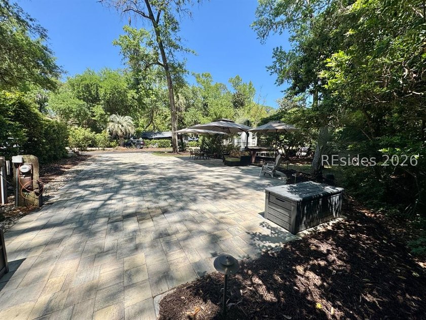 Beautiful EXTRA LARGE RV Lot 155 has a newer paver pad and can - photo 9