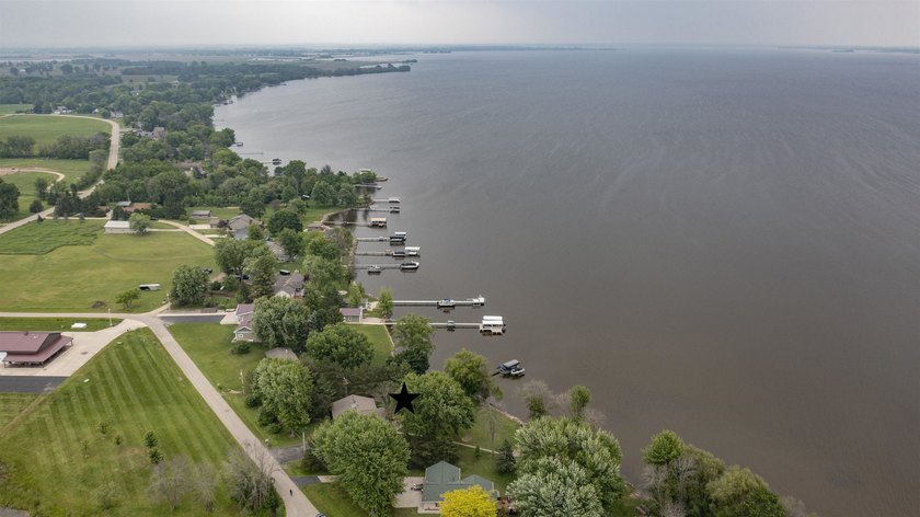 Welcome to your dream lakefront home on Lake Poygan's Norwegian - photo 12