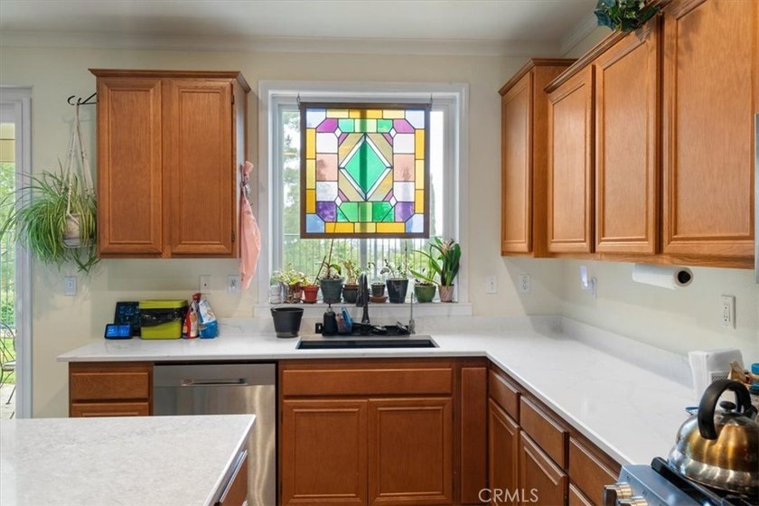 Immaculate Chapman Heights Home! This lovely home has been - photo 7