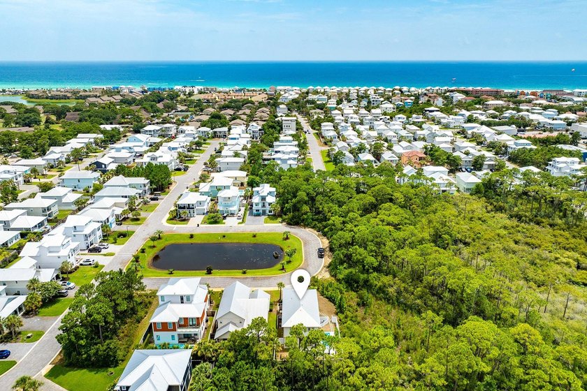 Located in the gated Villas of Frangista community within the - photo 6