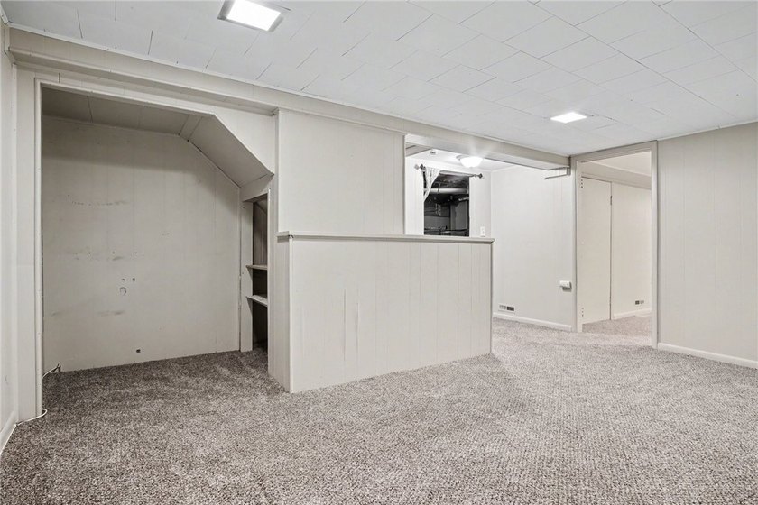 Welcome home to this beautifully updated 3-bedroom, 1.5-bath - photo 17