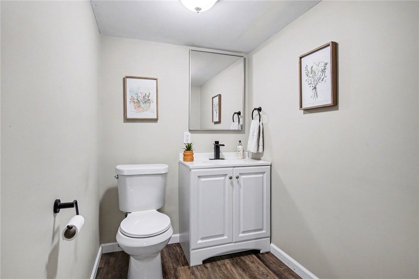 Welcome home to this beautifully updated 3-bedroom, 1.5-bath - photo 22