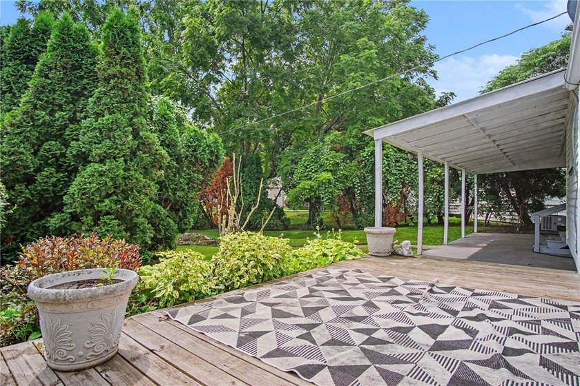Welcome home to this beautifully updated 3-bedroom, 1.5-bath - photo 25