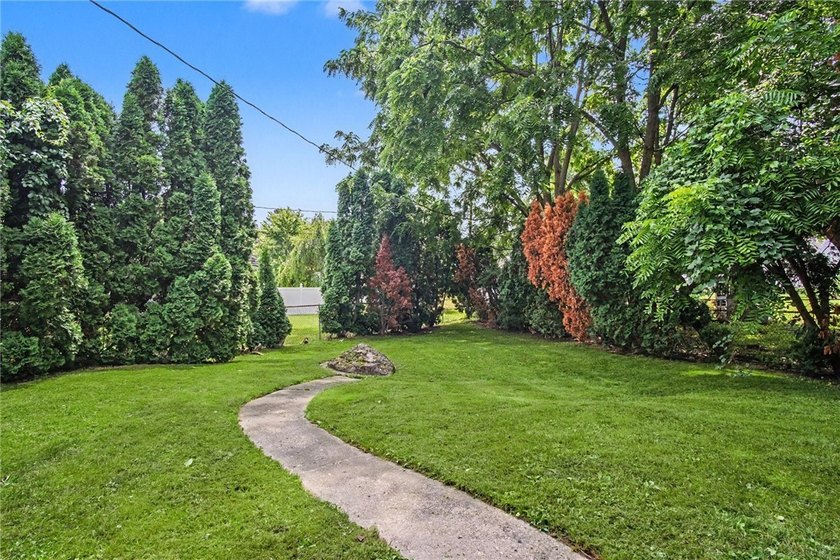 Welcome home to this beautifully updated 3-bedroom, 1.5-bath - photo 29