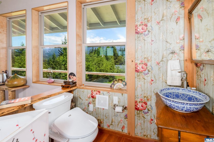 This unbelievable property presents a once-in-a-lifetime - photo 31
