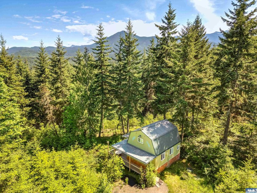 This unbelievable property presents a once-in-a-lifetime - photo 33