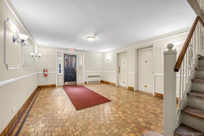 Fabulous opportunity to customize this spacious 1-bedroom - photo 3