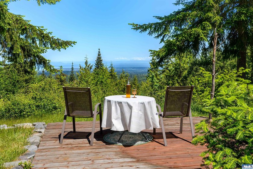 This unbelievable property presents a once-in-a-lifetime - photo 44