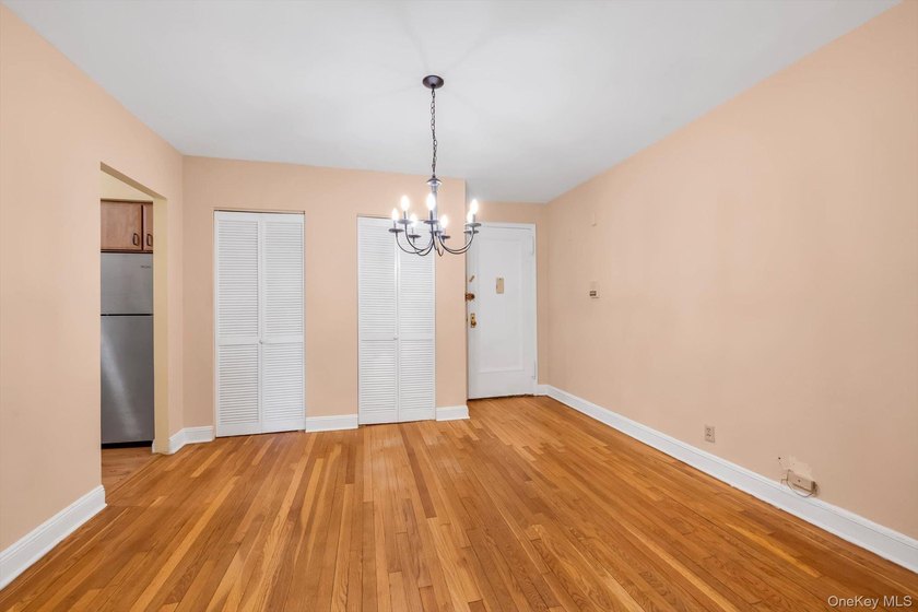 Fabulous opportunity to customize this spacious 1-bedroom - photo 5