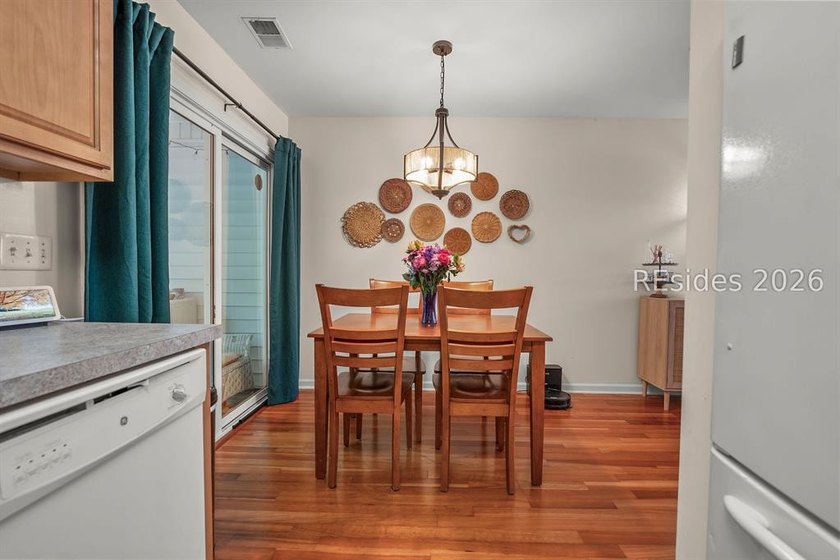 Welcome to 115 Bella Way in the centrally located Azalea Square - photo 10