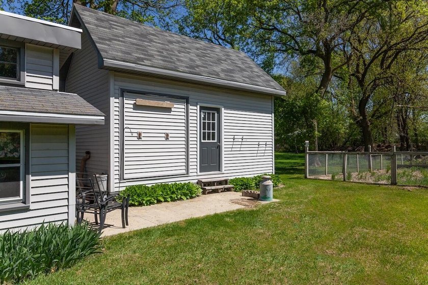 Discover this stunning 4,464 sq ft home set on 3.49 acres in the - photo 11