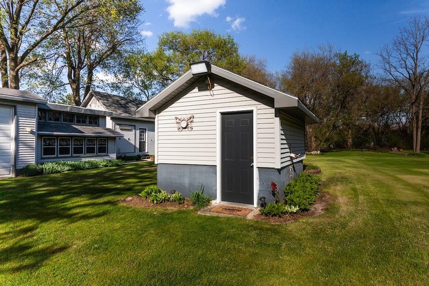 Discover this stunning 4,464 sq ft home set on 3.49 acres in the - photo 12