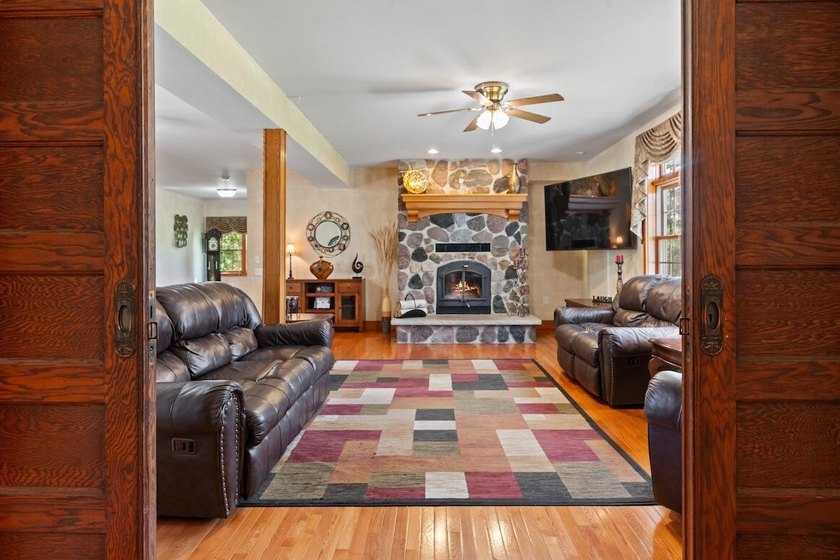 Discover this stunning 4,464 sq ft home set on 3.49 acres in the - photo 24