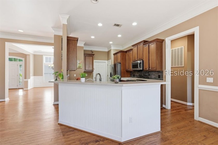 MOTIVATED SELLER - Welcome to 24 Bainbridge Way, a beautifully - photo 10