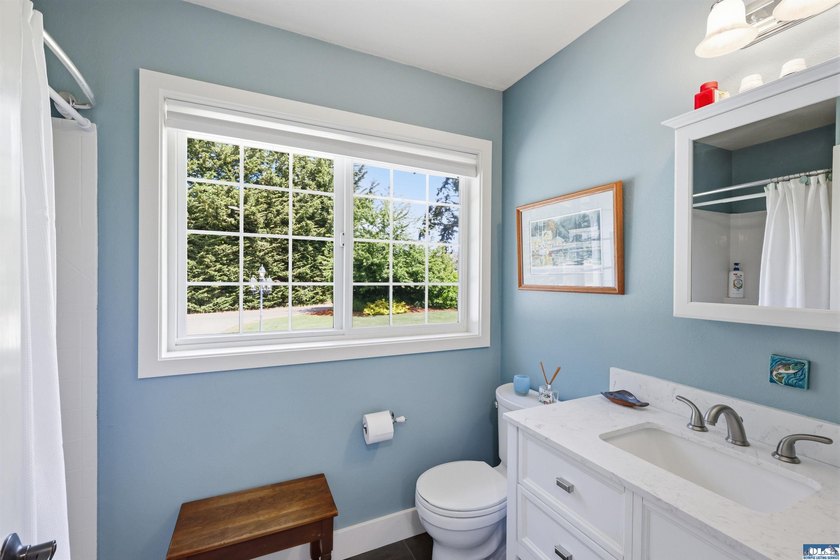 Immaculate and move-in ready, this stunning single-story home - photo 34