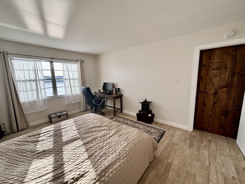 Discover this beautifully renovated 2-bedroom, 2-bathroom condo - photo 9
