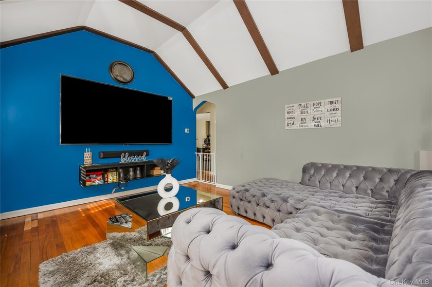 Welcome To This Well-Maintained 2 Bedroom, 2 Bathroom Home In - photo 3