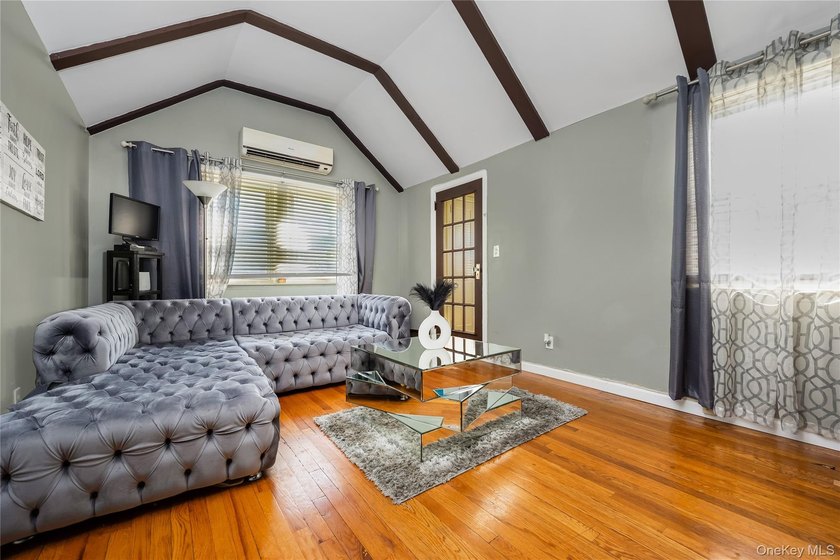 Welcome To This Well-Maintained 2 Bedroom, 2 Bathroom Home In - photo 4