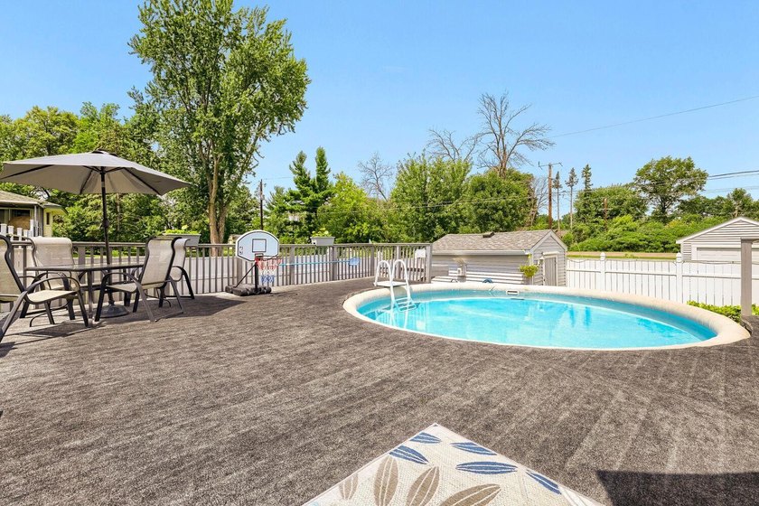 Welcome home to this beautifully maintained split-entry nestled - photo 2