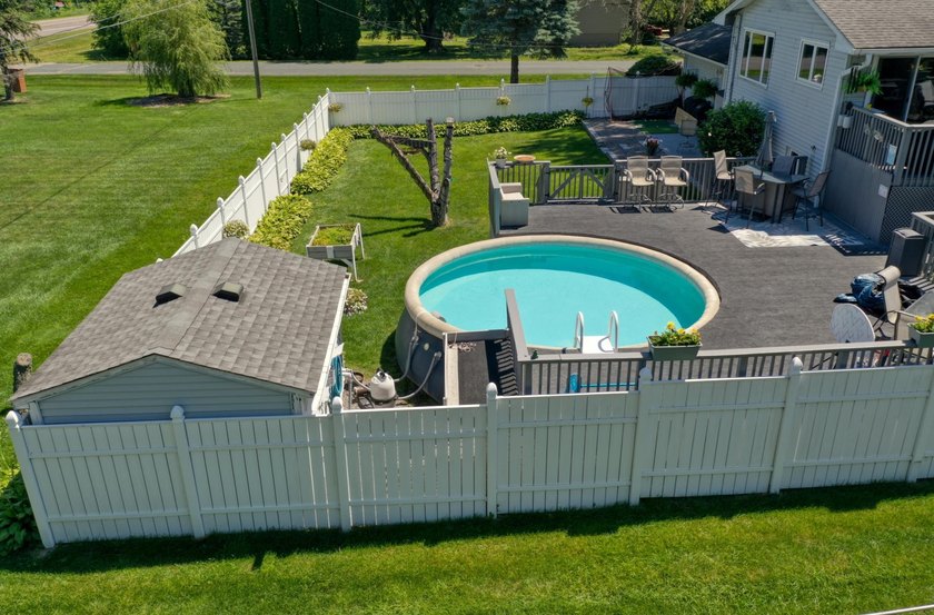 Welcome home to this beautifully maintained split-entry nestled - photo 3