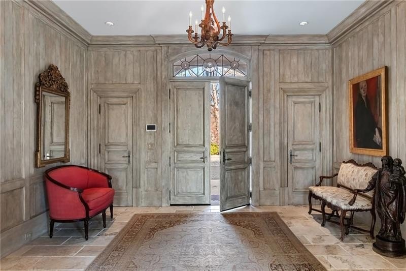 This home is truly magnificent! With its soaring ceilings and - photo 4