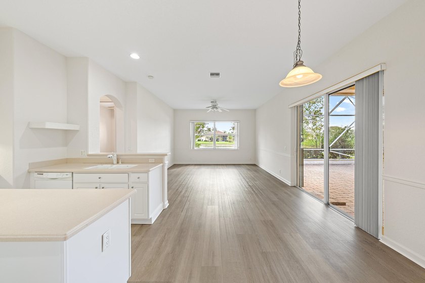 Highly desirable 55+ community of Baywinds. This well-maintained - photo 7