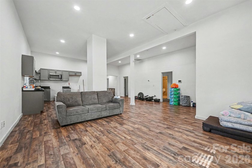 Don't miss this beautifully remodeled home just minutes from - photo 4