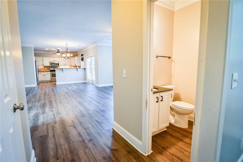 Wow, wow, wow! Experience this charming 6-bed and 3.5-bath - photo 15