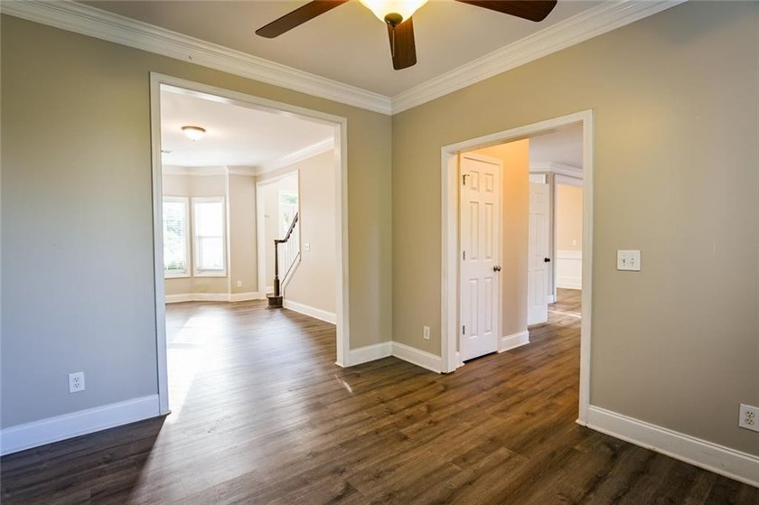 Wow, wow, wow! Experience this charming 6-bed and 3.5-bath - photo 17
