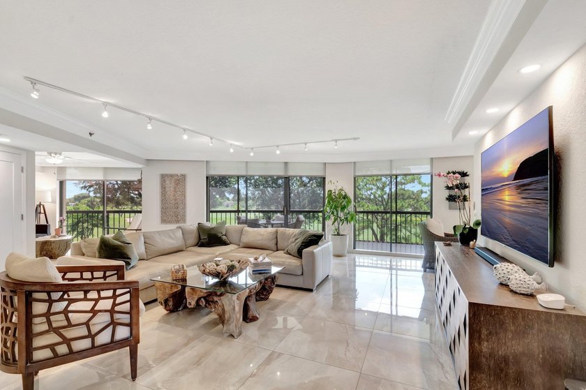 Finest location in Palm Beach, ultra- private, golf course and - photo 5