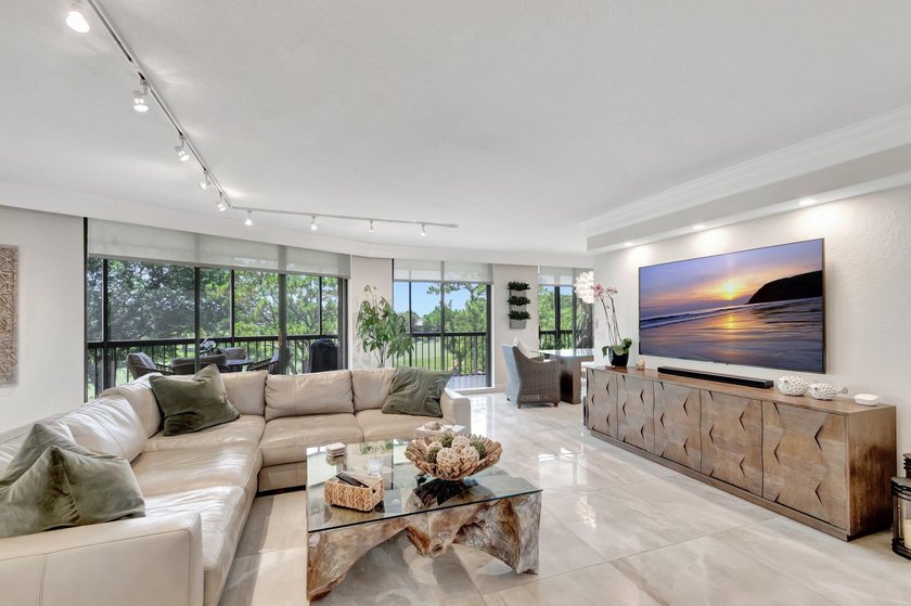 Finest location in Palm Beach, ultra- private, golf course and - photo 9
