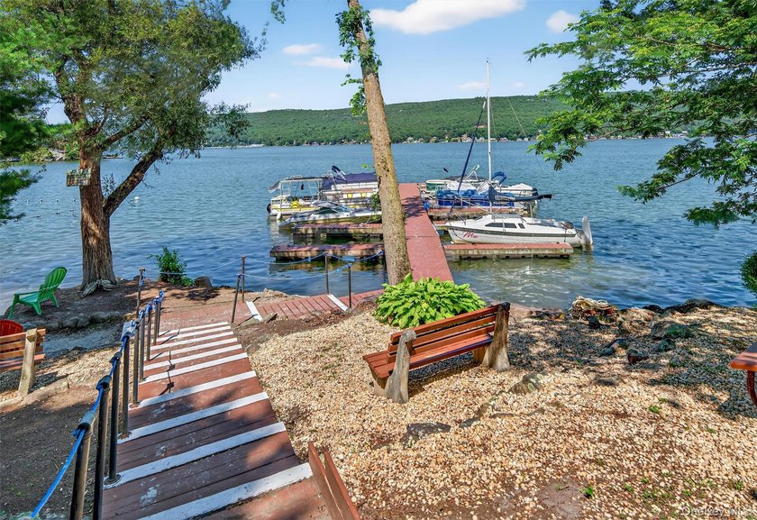 Experience the magic of lake living! Beautifully maintained home - photo 45