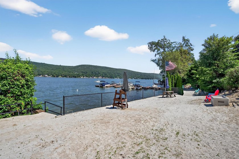 Experience the magic of lake living! Beautifully maintained home - photo 47