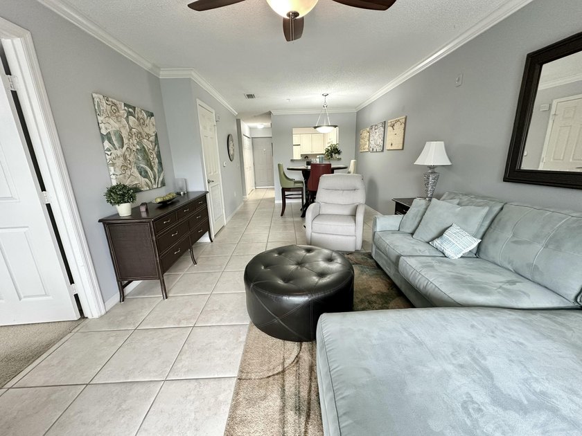 This 2-bedroom, 2-bath condo in The Florida Club blends comfort - photo 4