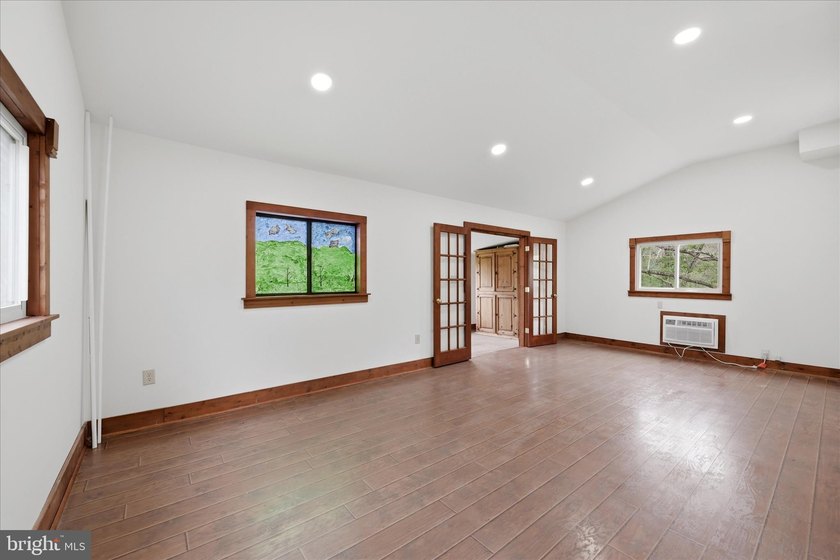 NEW PRICE ON THREE RIVERFRONT ACRES! Get away from it all only - photo 3