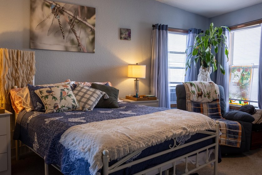 Welcome to this beautifully remodeled, turnkey 3-bedroom, 2-bath - photo 8