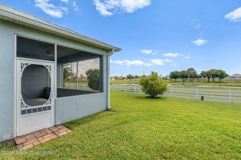 Beautiful home in the gated 55+ community of Alamanda Key! This - photo 33