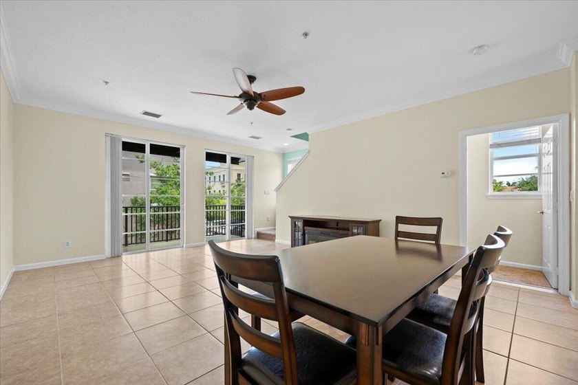 Welcome to 127 Greenwich Circle, a beautifully situated end-unit - photo 14