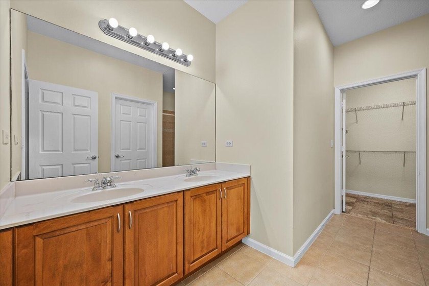 Welcome to 127 Greenwich Circle, a beautifully situated end-unit - photo 24