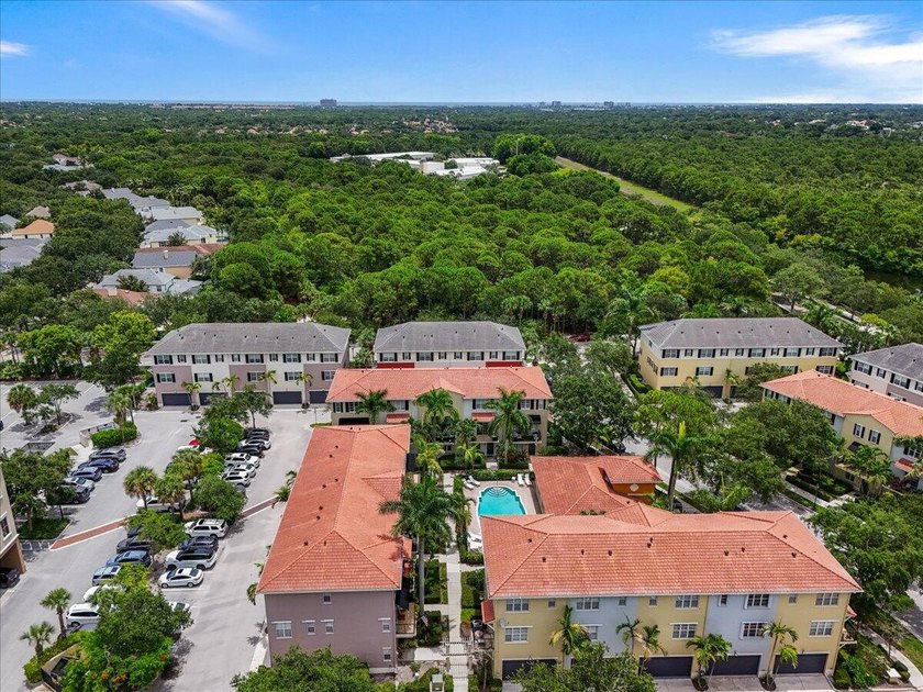 Welcome to 127 Greenwich Circle, a beautifully situated end-unit - photo 33
