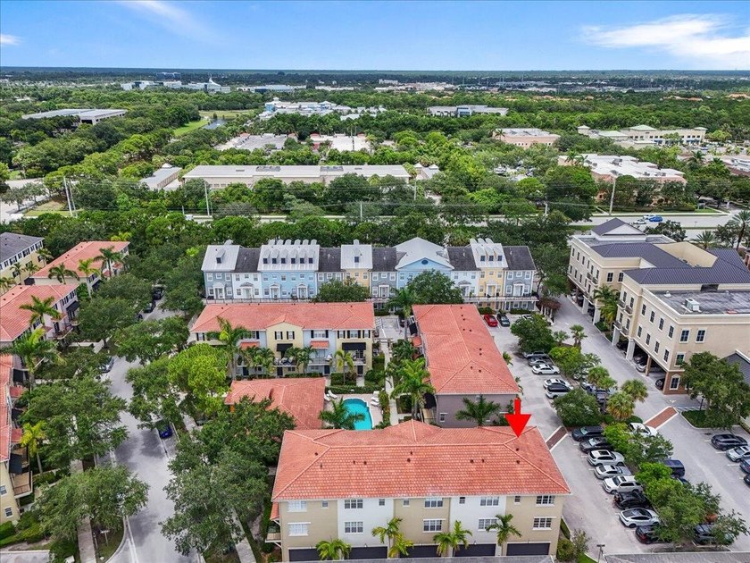 Welcome to 127 Greenwich Circle, a beautifully situated end-unit - photo 38