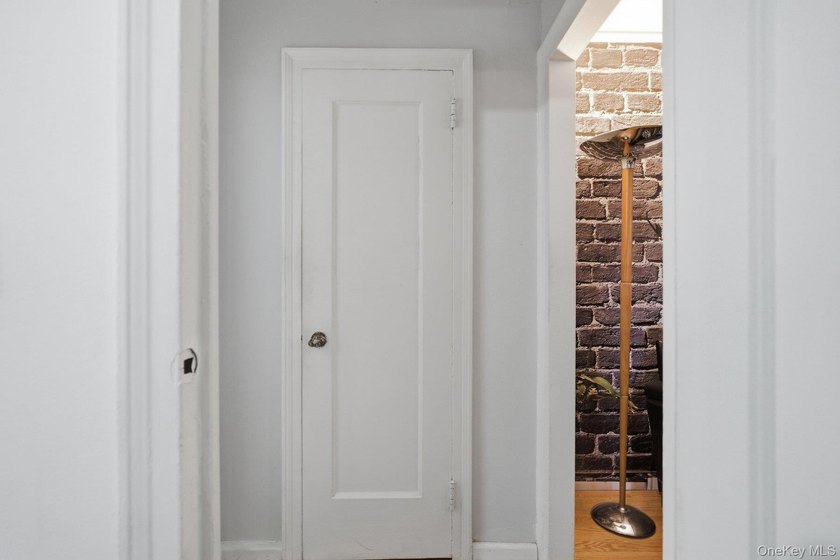 Step into this bright and inviting 1-bedroom, 1-bathroom home in - photo 8