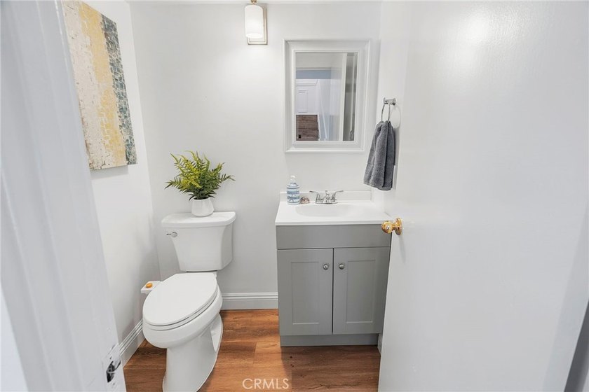 Beautiful Marina Del Rey townhome located in the highly - photo 14