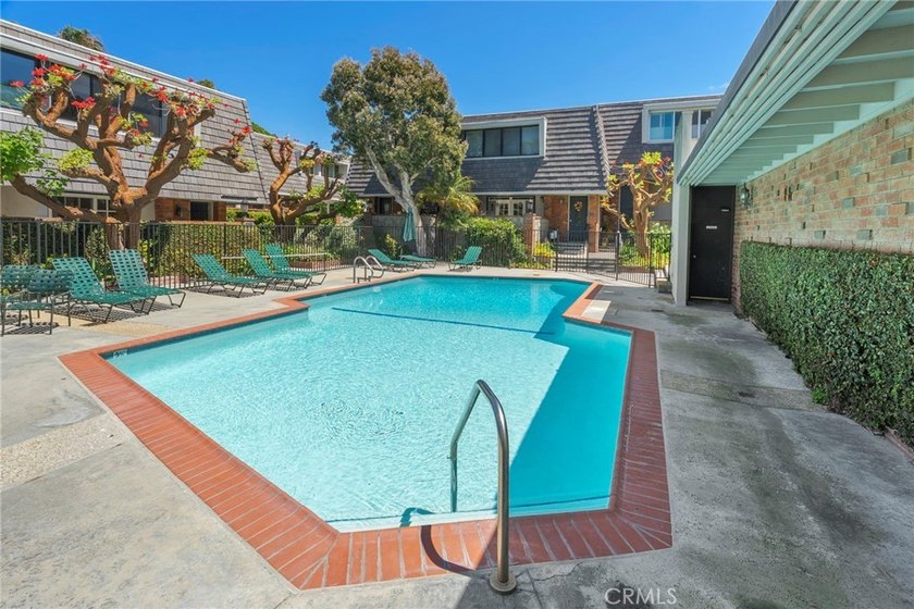 Beautiful Marina Del Rey townhome located in the highly - photo 30