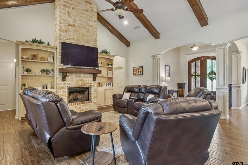 If you've been looking for a move-in-ready home with space to - photo 4